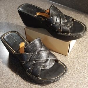 Born black comfort sandals size 6